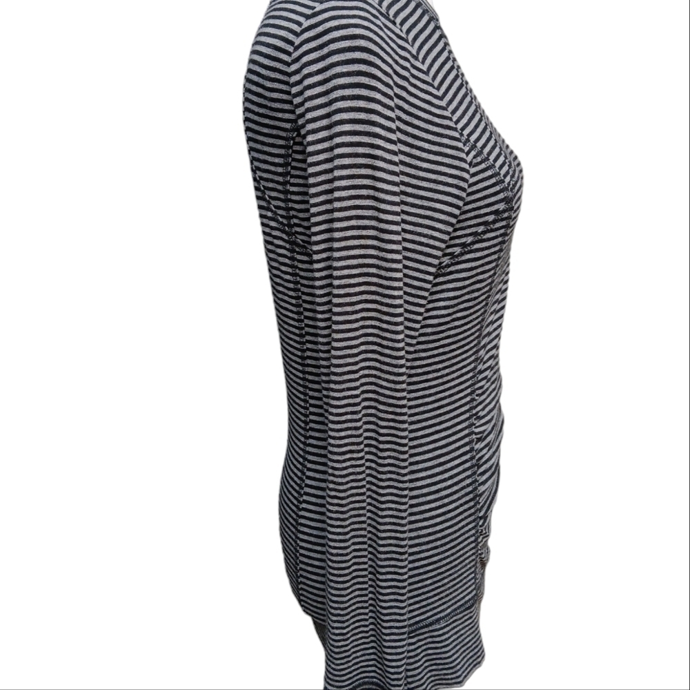 Cabi Striped Tech Long Sleeve Running Activewear Top Black Gray Size S - Picture 4 of 7